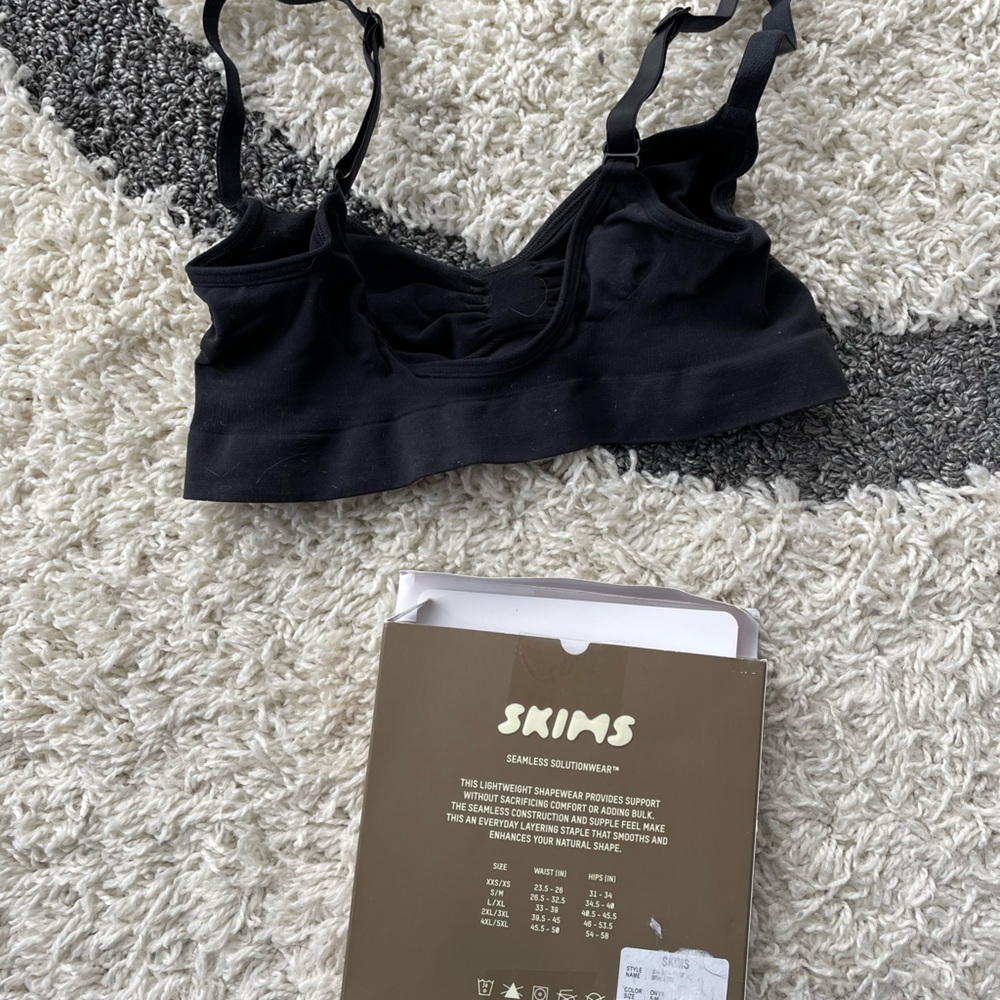 SKIMS NEW Black Sculpting Bra!! - Picture 7 of 10